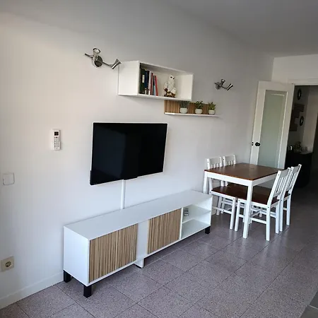 Apartment Completo Con Piscina, Salou, Spain